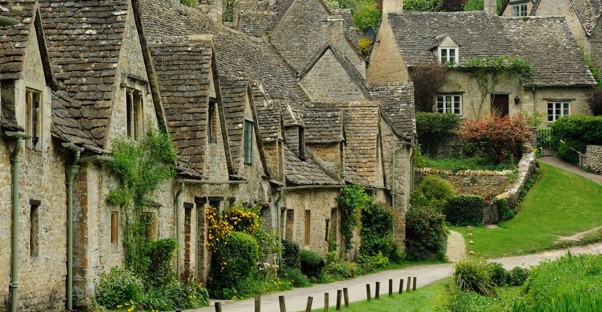 Insulating Masonry Walls of Old Stone Cottages and Listed Buildings